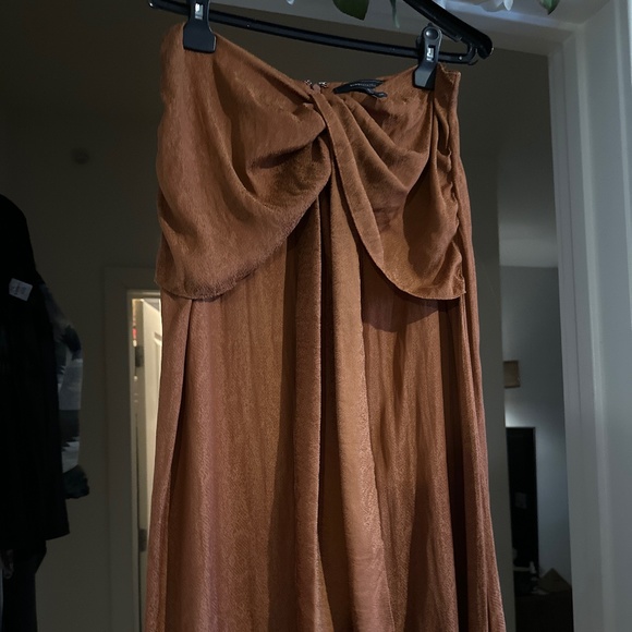 BCBGMax Flowy MIDI Skirt - Picture 5 of 6